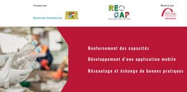 Ein Banner mit dem RECAP-Logo und Text in französischer Sprache über Projektziele. Links ist ein Foto von Händen, die Plastikflaschen halten.