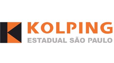Logo Kolping-Verband Schwarzes Quadrat mit orangem Dreieck, gefolgt vom orangen Schriftzug "KOLPING" und grau "ESTADUAL SÃO PAULO".
