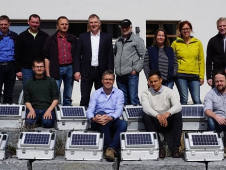 Dieses Bild zeigt die Hauptlehrkräfte, die im Mentoring-Programm für afrikanische Berufsschullehrer involviert sind. Sie begleiten und unterstützen ihre Kollegen, um das Wissen über erneuerbare Energien effektiv weiterzugeben.